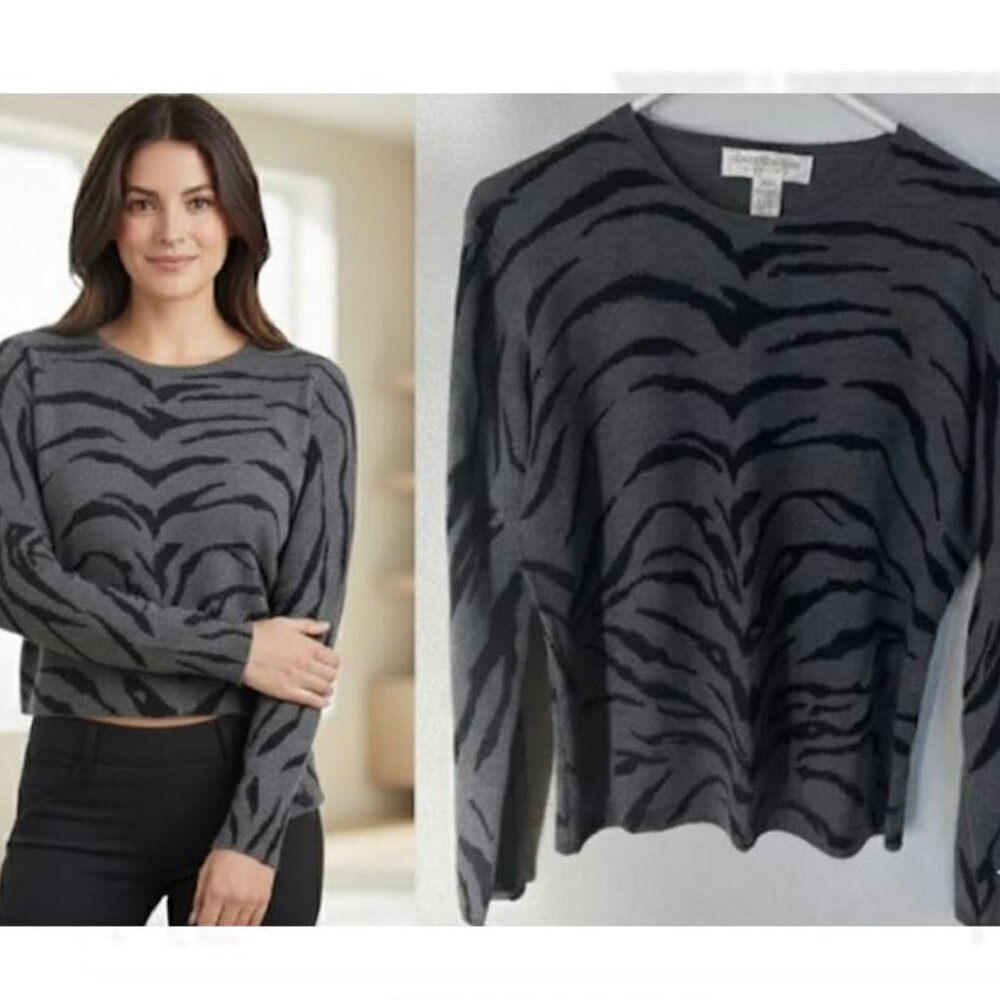 Vintage 1990s Jones New York 100% Merino Wool Gray & Black Zebra Sweater MED